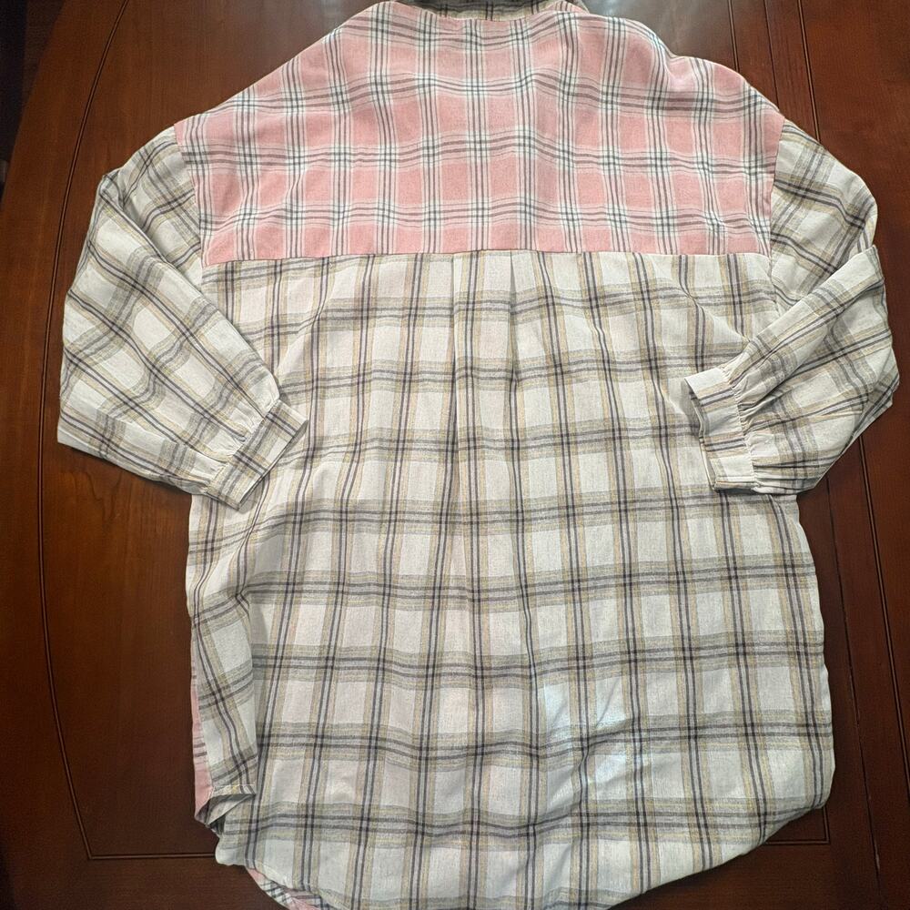 POL Plaid Button Down Size Medium - image 6